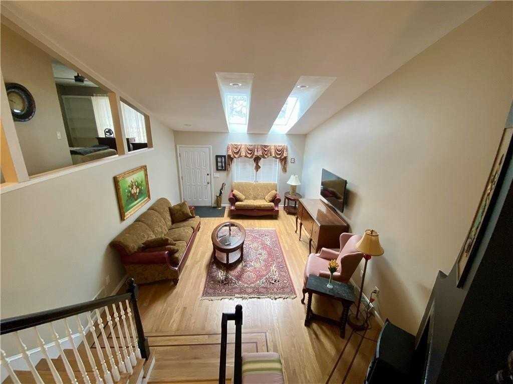 9 Shadowbrook Lane - Photo 7 of 22