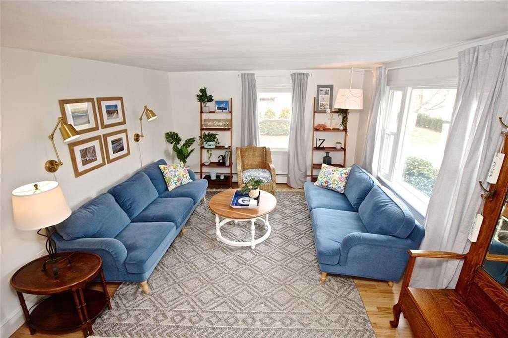 139 Coggeshall Avenue - Photo 7 of 50