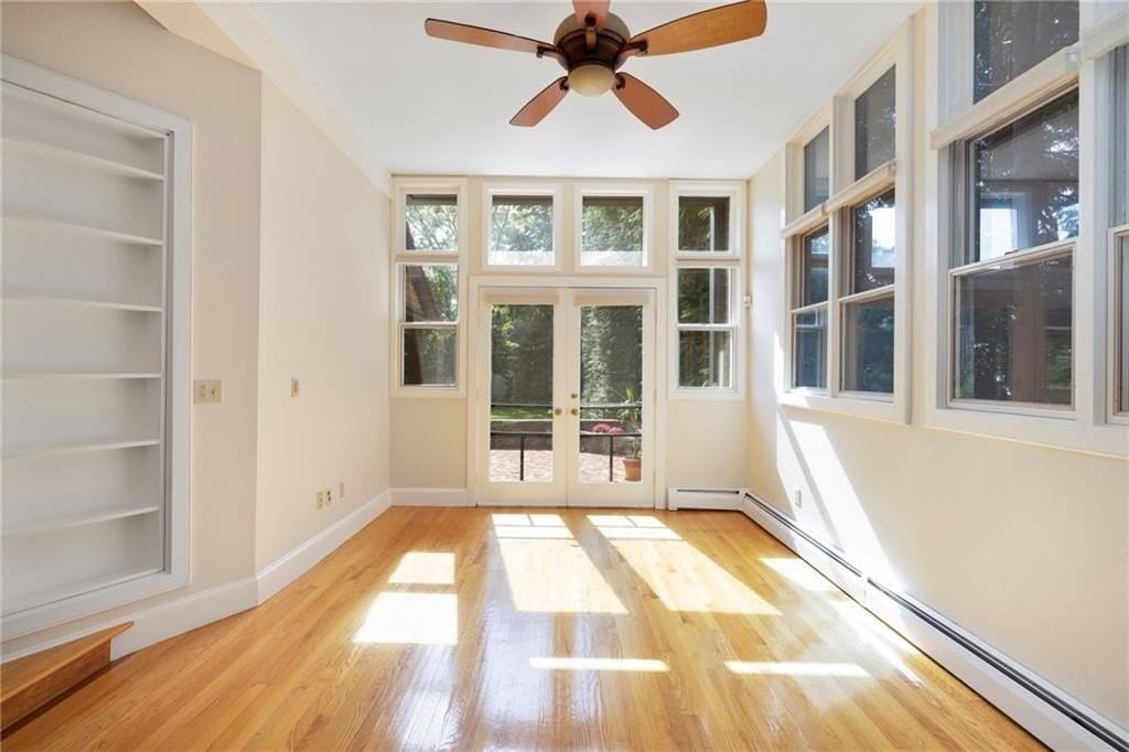 107 Old Beach Rd Apt 2 #2 - Photo 3 of 38