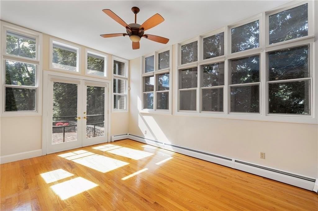 107 Old Beach Rd Apt 2 #2 - Photo 4 of 38