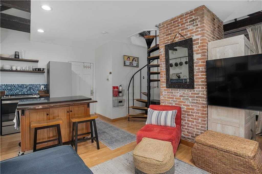 35 Pelham St Unit Phe #PH - Photo 5 of 17