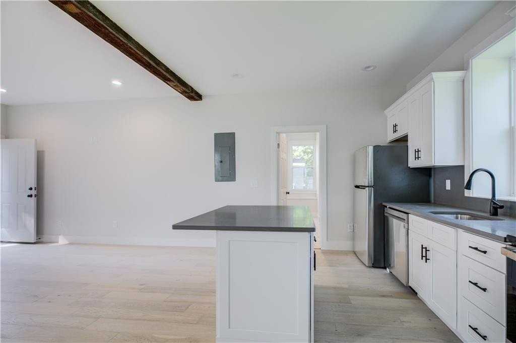 556 East Main Road - Photo 6 of 19