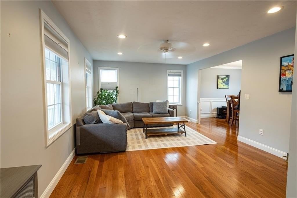 88 Phillip Ave - Photo 6 of 28