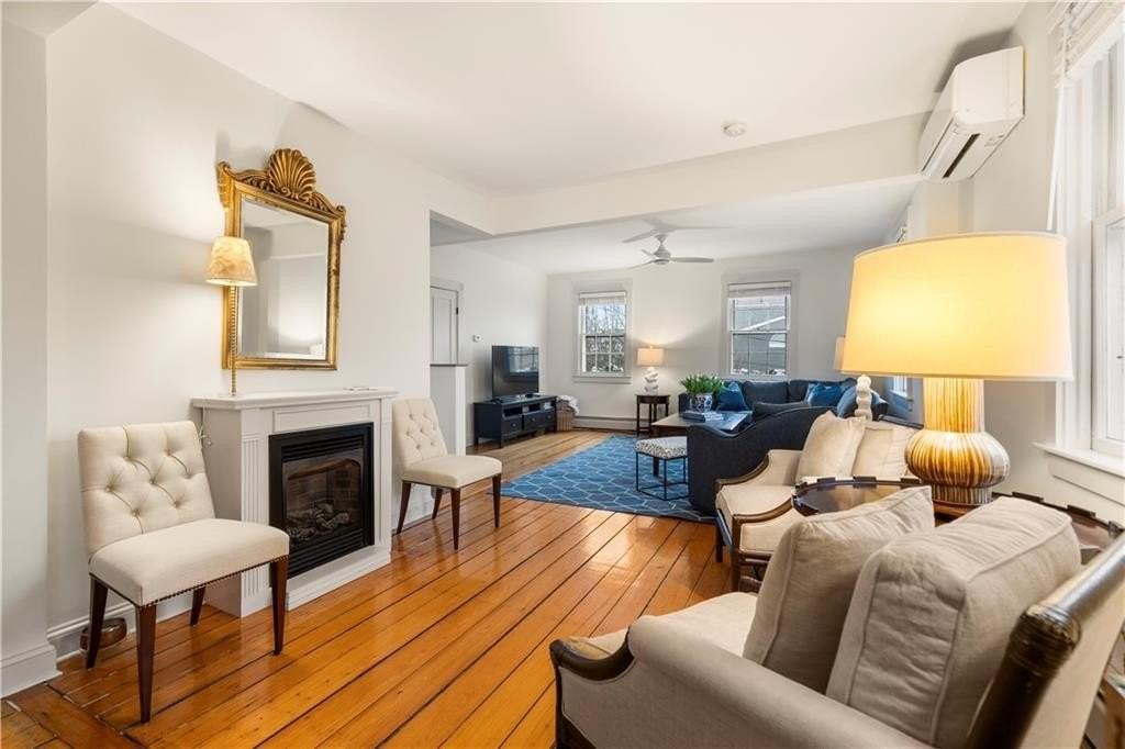 35 Marsh St - Photo 5 of 25