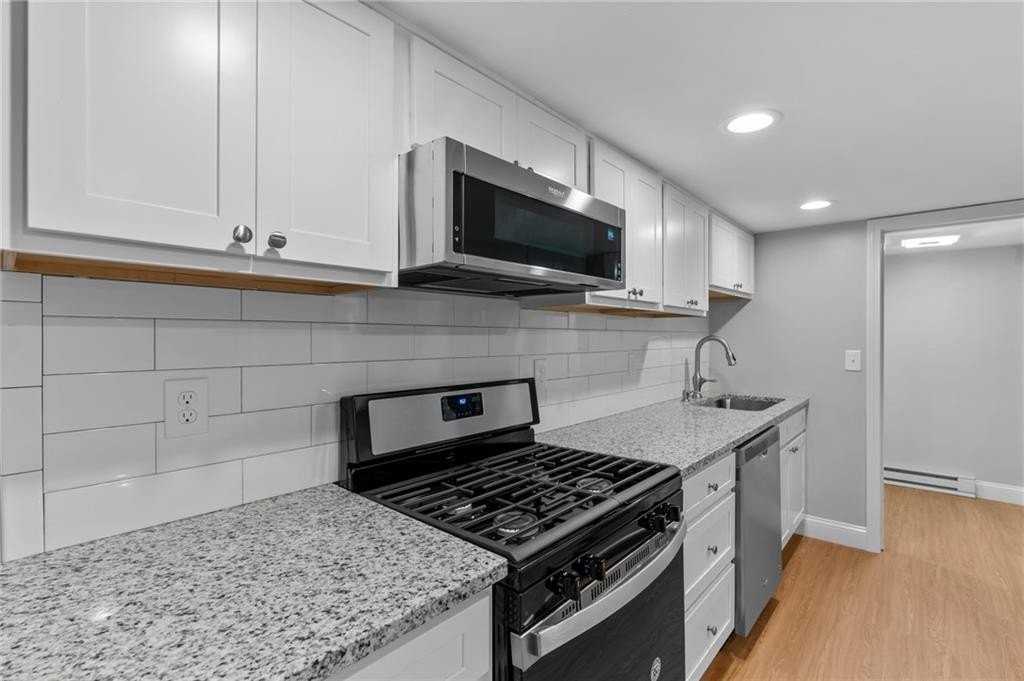 376 Arnolds Neck Drive - Photo 7 of 20