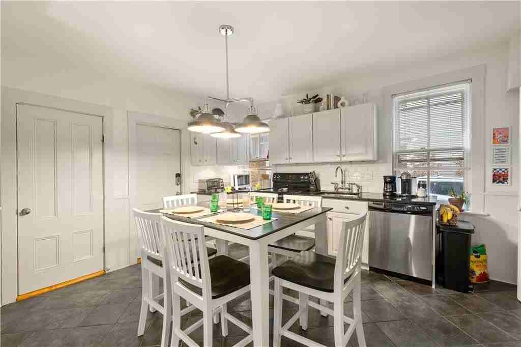 33 Marsh Street - Photo 7 of 18