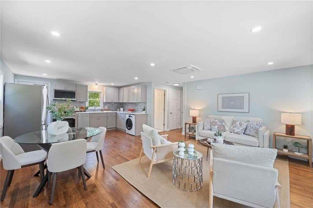 7 Laneway Court #B - Photo 4 of 20