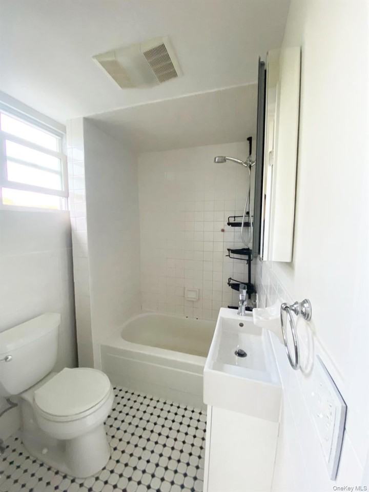 164 Ashford Avenue - Photo 6 of 10