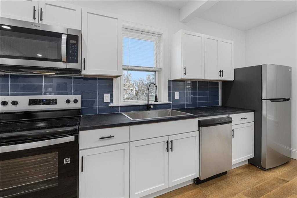 30 Cypress St - Photo 6 of 25