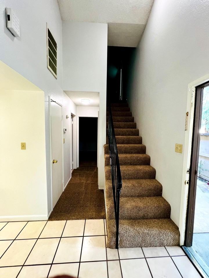 5201 Dunsmuir Rd - Photo 6 of 13