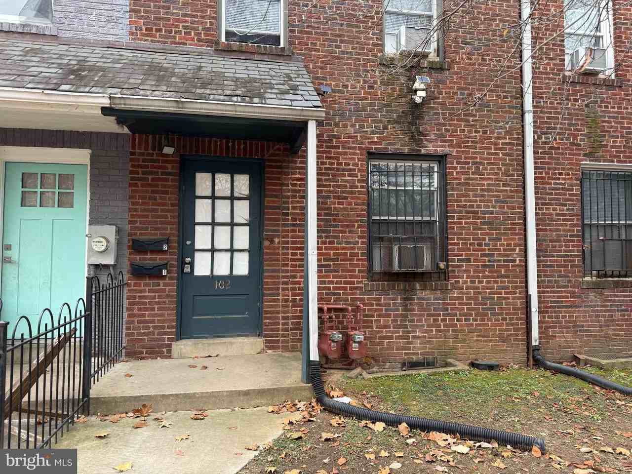 102 O Street Southwest #1 - Photo 2 of 10