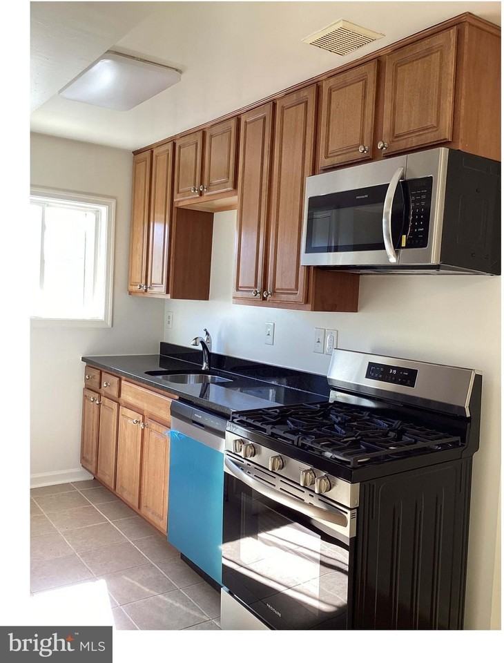 5007 D Street Southeast #302 - Photo 2 of 8