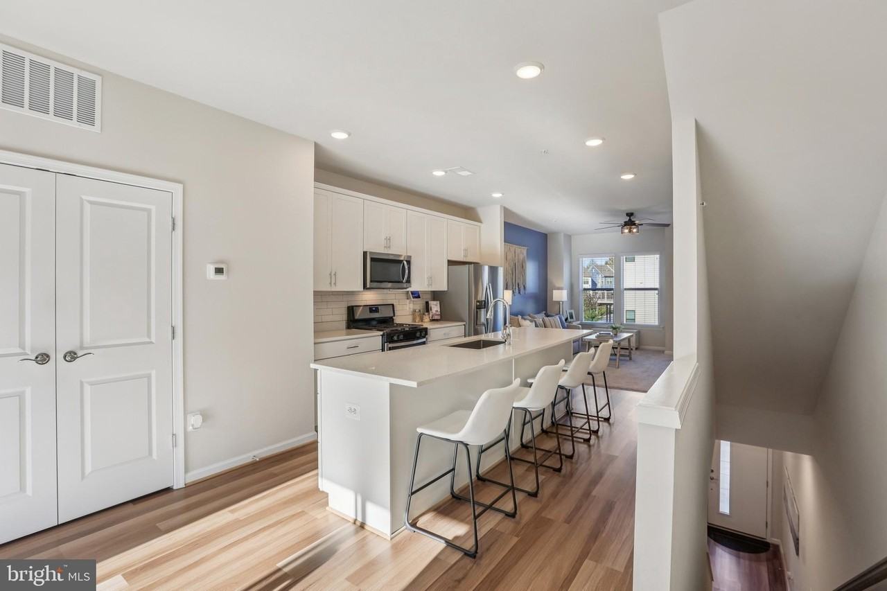 238 Narrowleaf Way - Photo 7 of 35