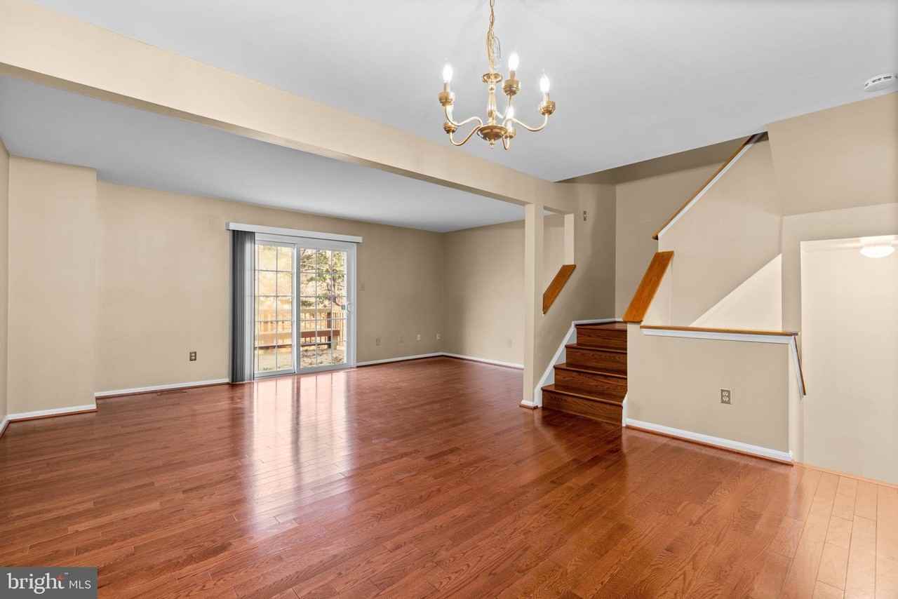 8871 Manahan Dr - Photo 4 of 30