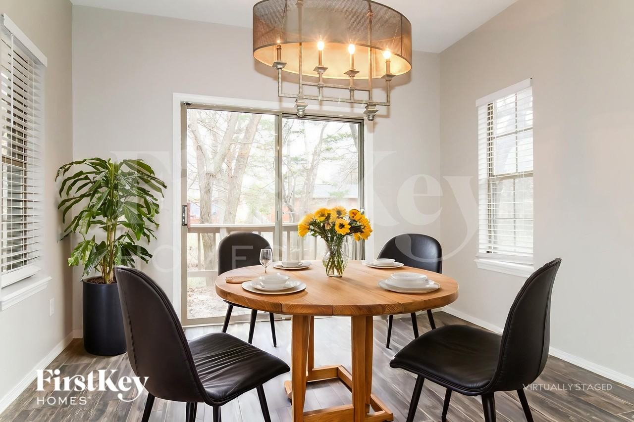 1819 Chelsea Dr - Photo 6 of 19