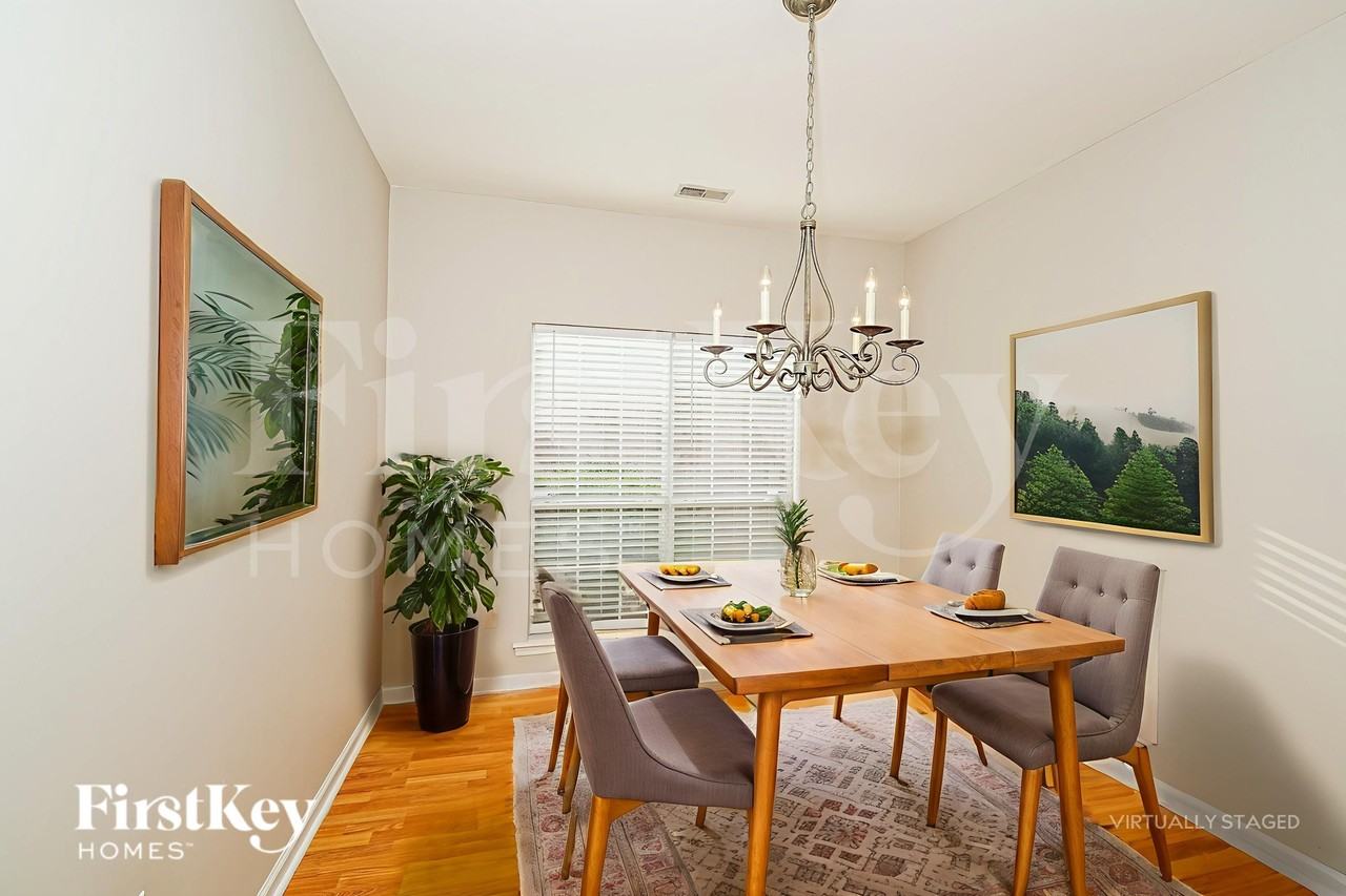 1005 Daventry Way - Photo 7 of 19