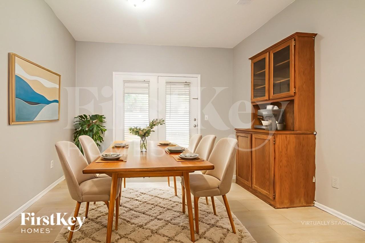 1812 Foxfire Road - Photo 6 of 19