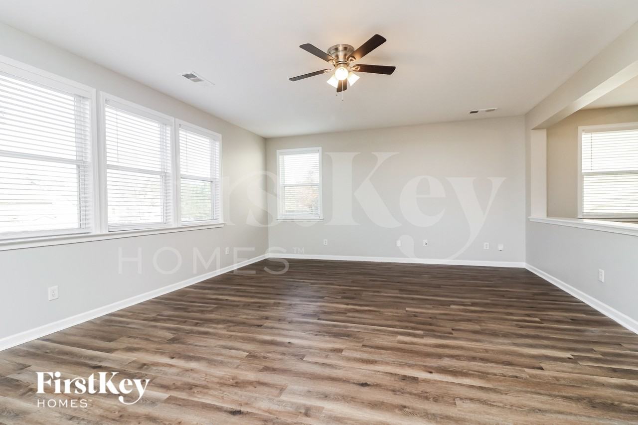 85 Parkmont Way - Photo 3 of 19