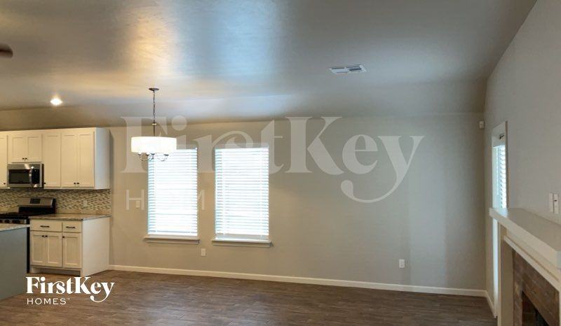 16716 Doyle Drive - Photo 3 of 15