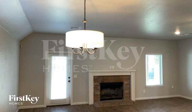 16716 Doyle Drive - Photo 4 of 15