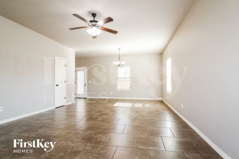 12016 Garden Court - Photo 3 of 19