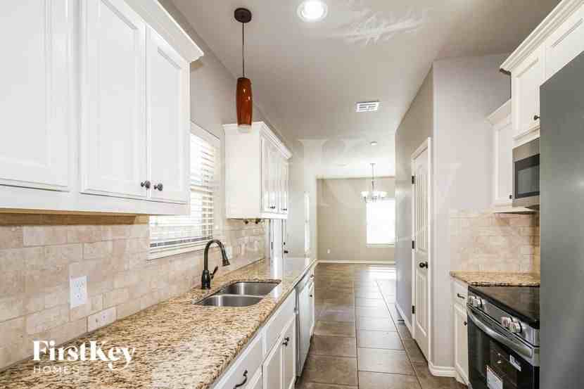 12016 Garden Court - Photo 5 of 19