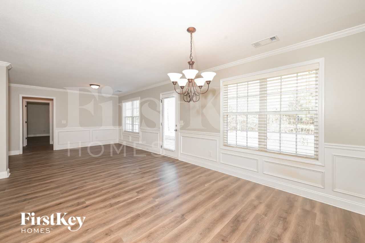 1921 Roxey Lane - Photo 5 of 19