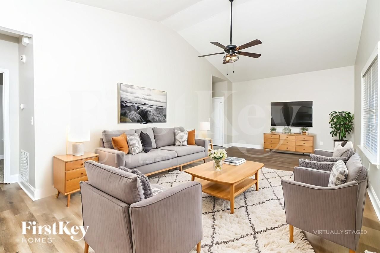 260 Sterling Drive - Photo 4 of 19