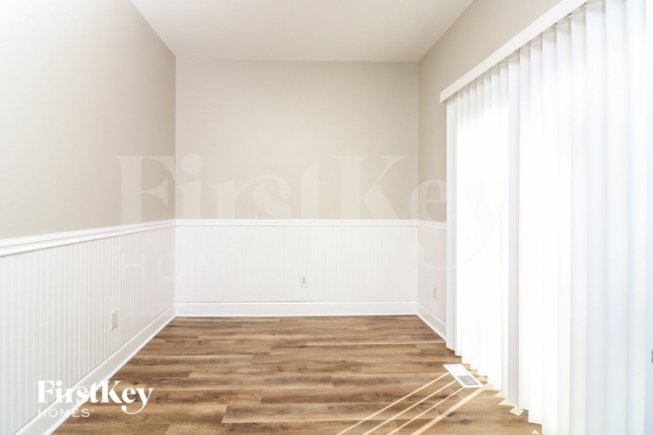 260 Sterling Drive - Photo 6 of 19