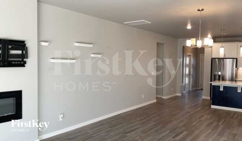 612 NW 182nd St - Photo 5 of 11