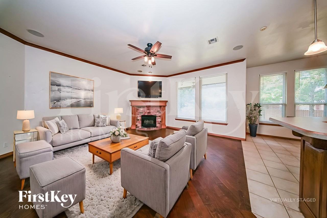 1417 Sw 133rd St - Photo 3 of 19