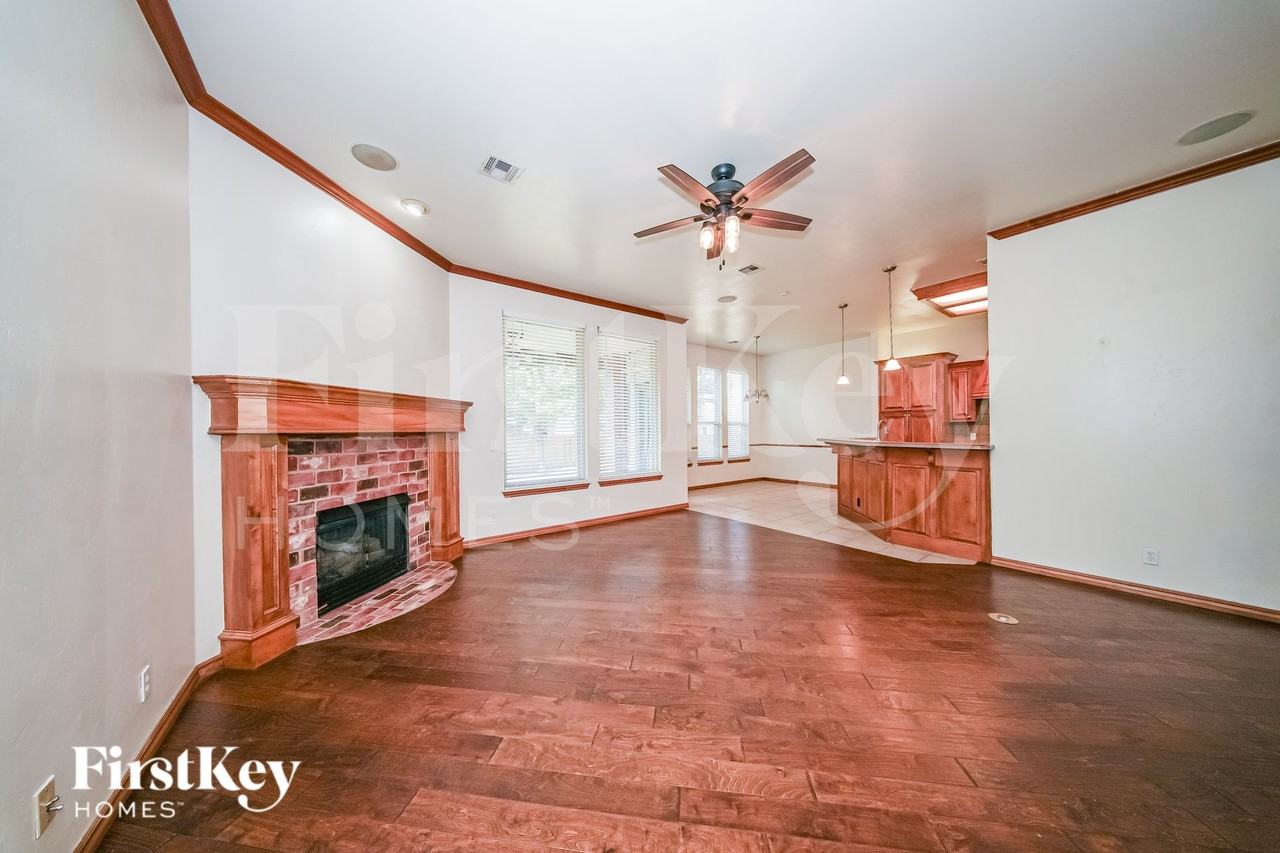 1417 Sw 133rd St - Photo 4 of 19