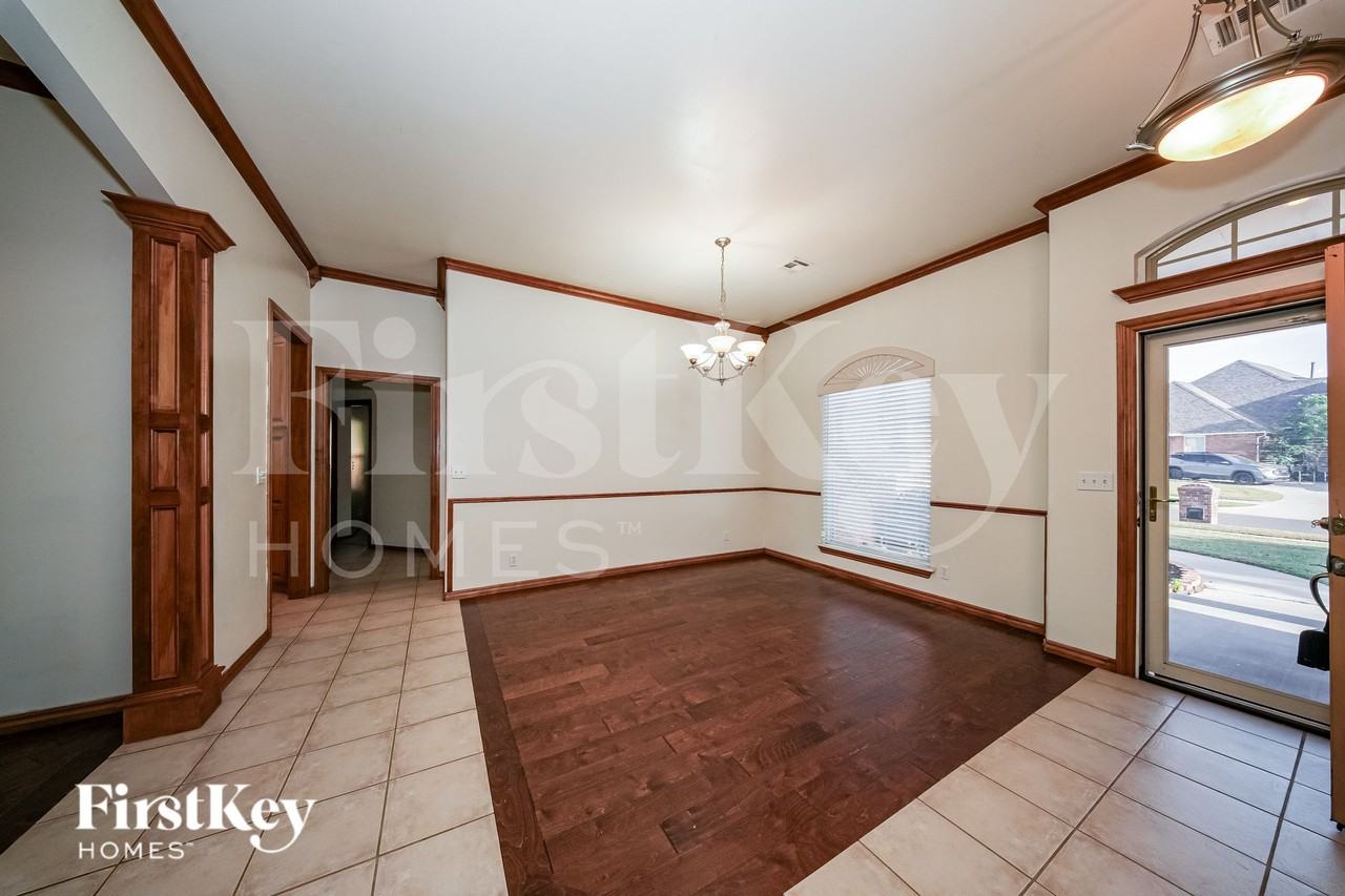 1417 Sw 133rd St - Photo 5 of 19