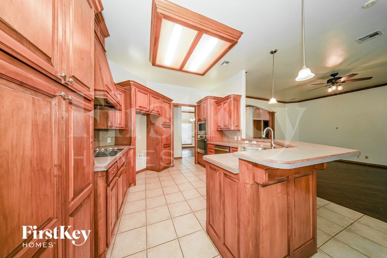 1417 Sw 133rd St - Photo 7 of 19