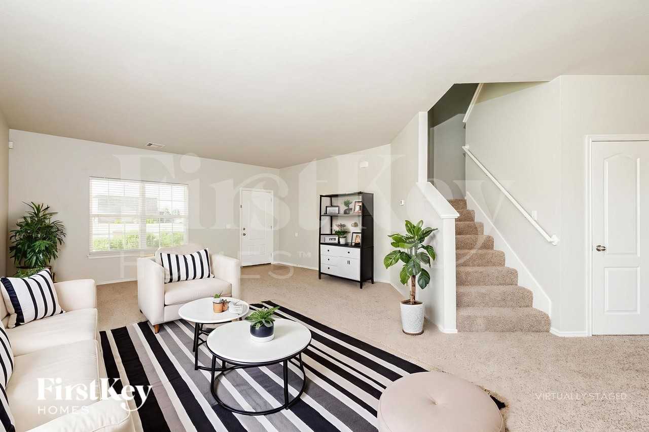 7212 Meadow Lake Dr - Photo 4 of 19