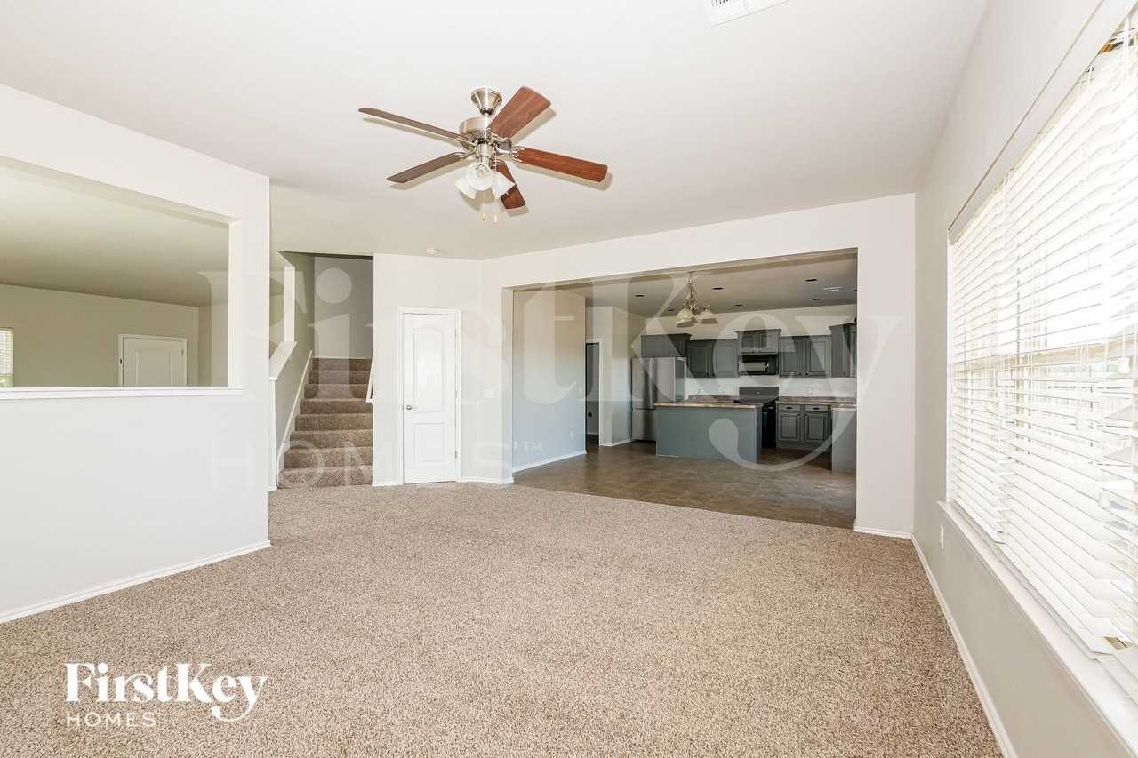 7212 Meadow Lake Dr - Photo 6 of 19