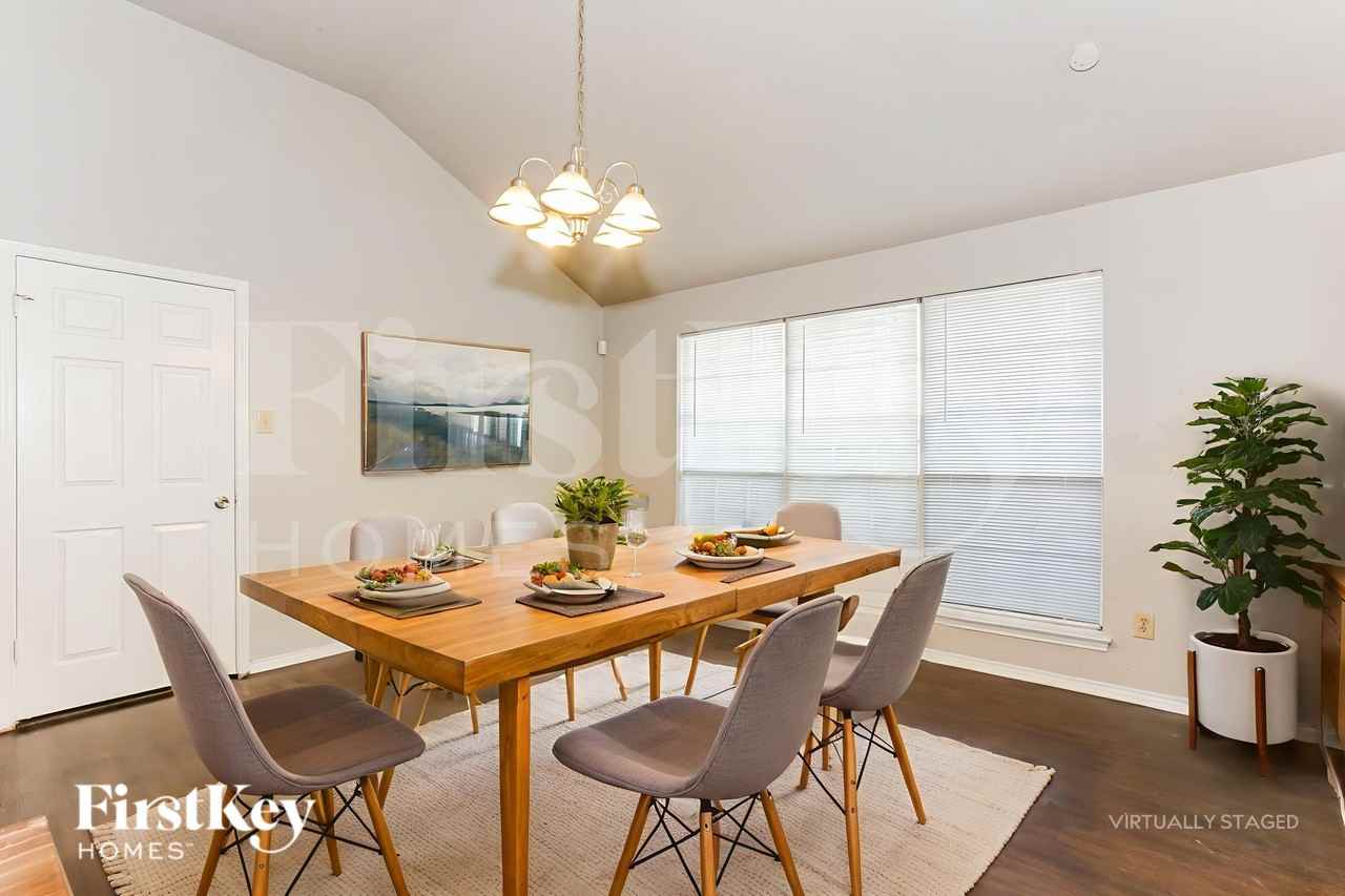 5309 Tennis Villa Dr - Photo 6 of 19