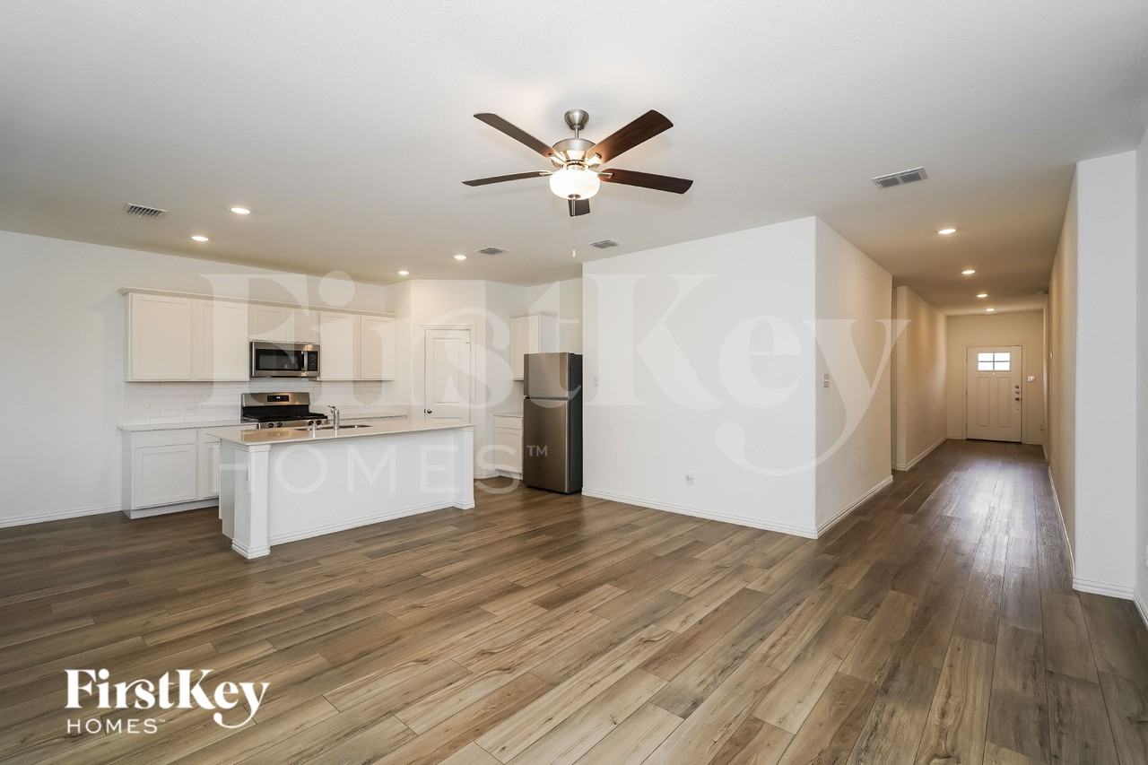 2524 Goodrich Rd - Photo 4 of 19