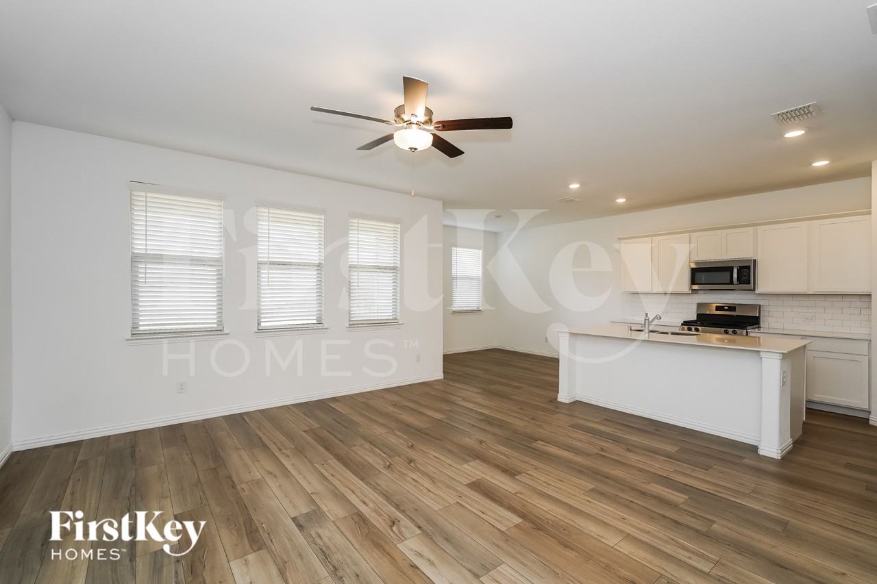 2524 Goodrich Rd - Photo 5 of 19