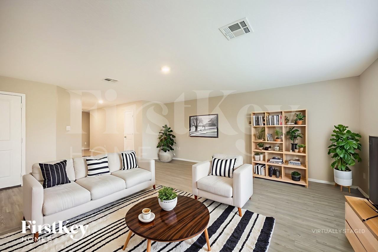 10615 Mcclintock Dr - Photo 5 of 19