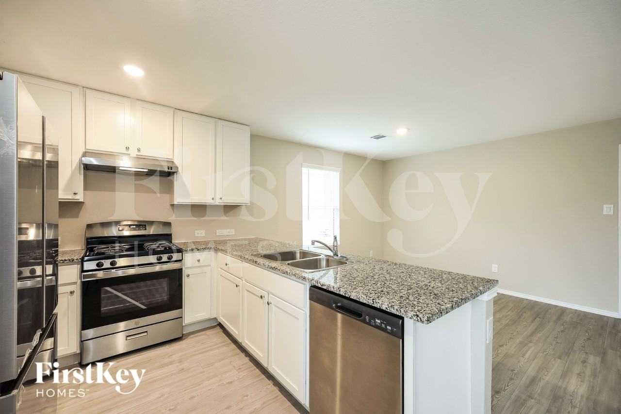 10615 Mcclintock Dr - Photo 7 of 19