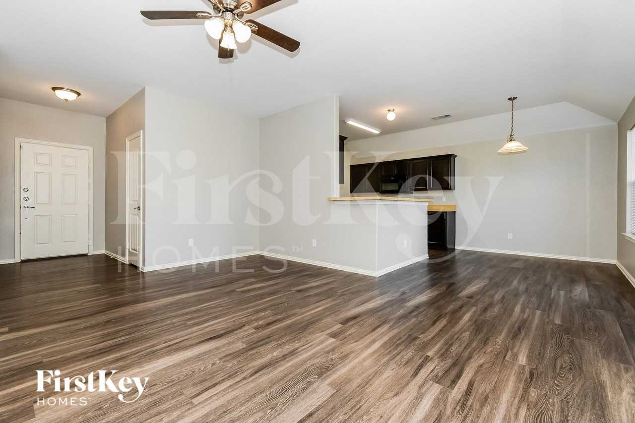 1821 Ridgecrest Drive - Photo 3 of 19