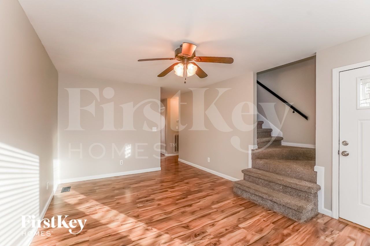 181 Whitehall Dr - Photo 3 of 19