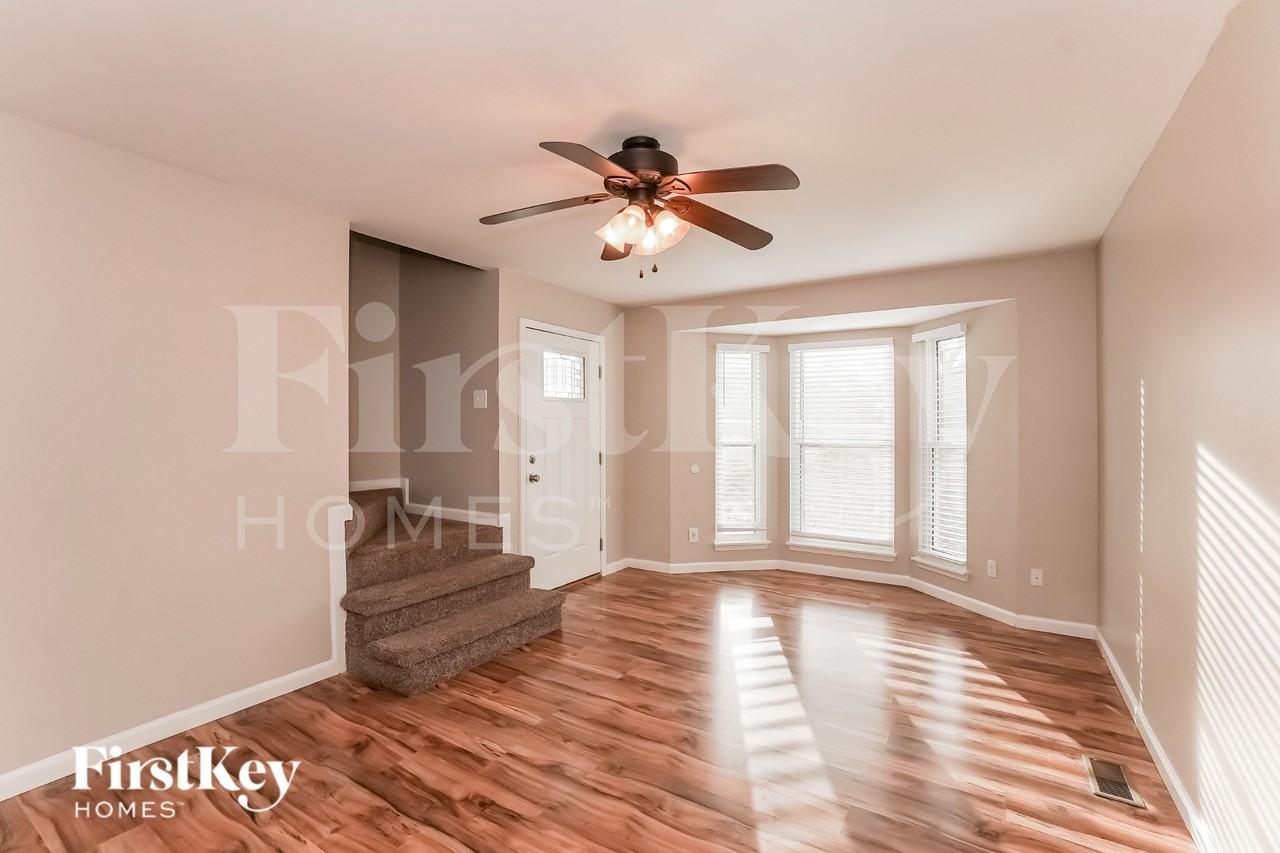 181 Whitehall Dr - Photo 4 of 19