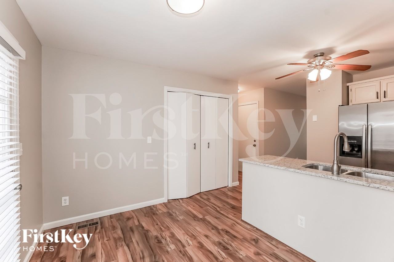 181 Whitehall Dr - Photo 6 of 19