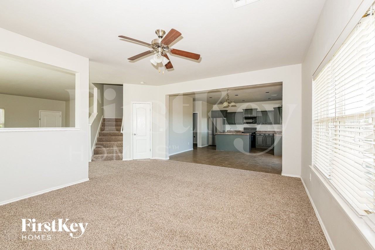 1912 Dena Dr - Photo 6 of 19