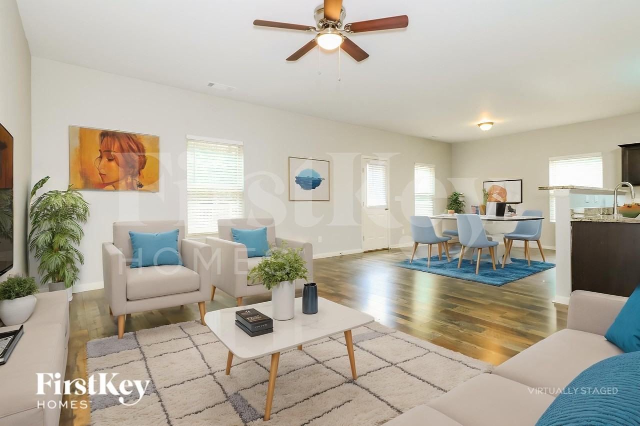 639 Independence Ave - Photo 3 of 19