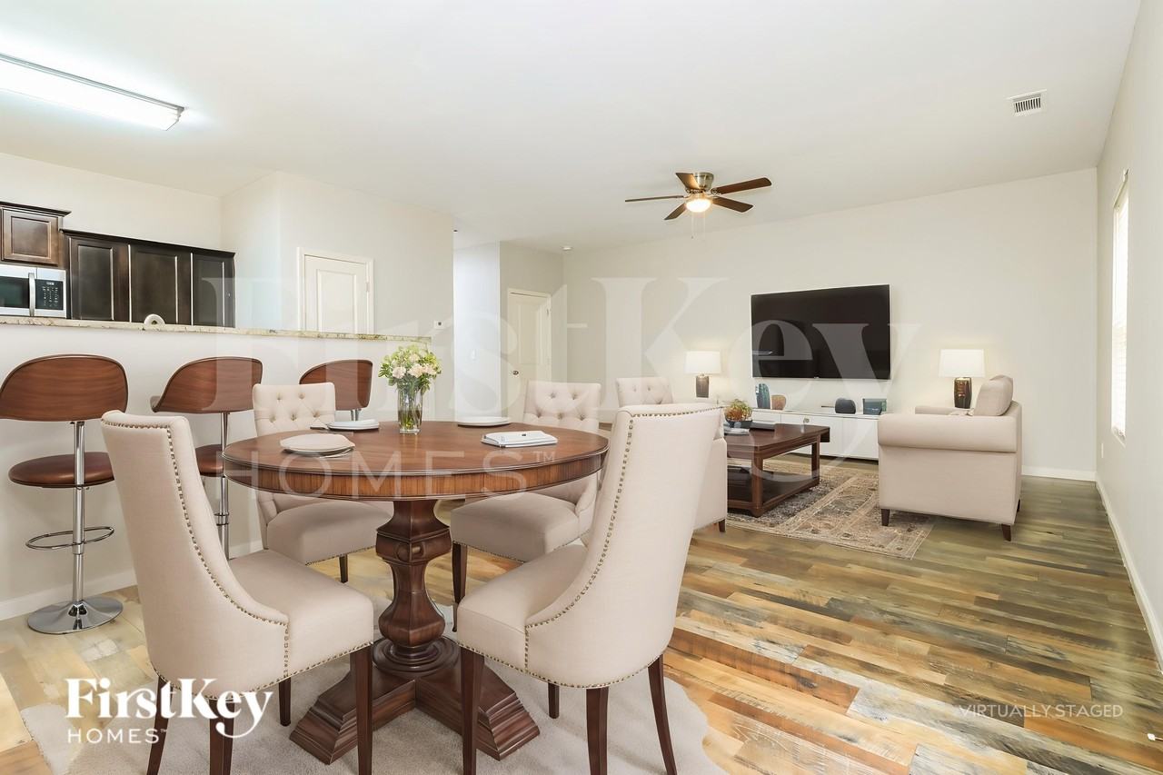 639 Independence Ave - Photo 6 of 19