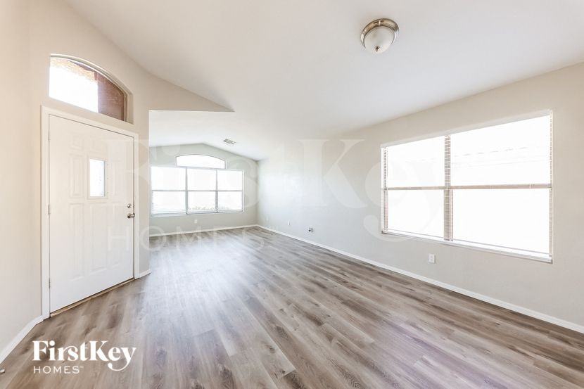 17923 N Rusty Ln - Photo 3 of 16