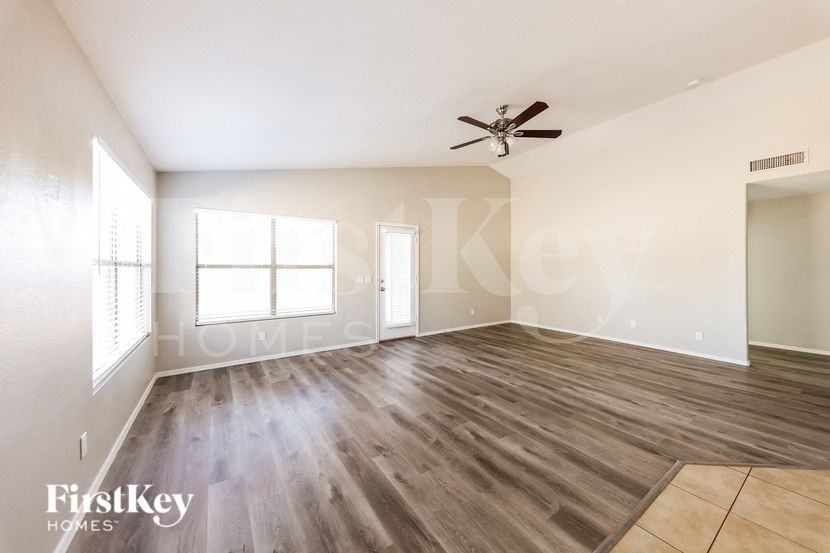 17923 N Rusty Ln - Photo 4 of 16